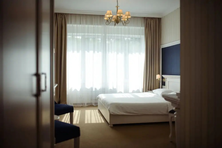 Shelter Hotel