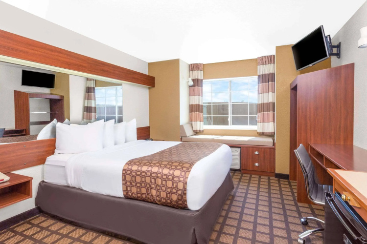 Microtel Inn & Suites by Wyndham Green Bay