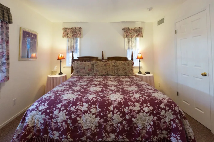 Apple Blossom Inn