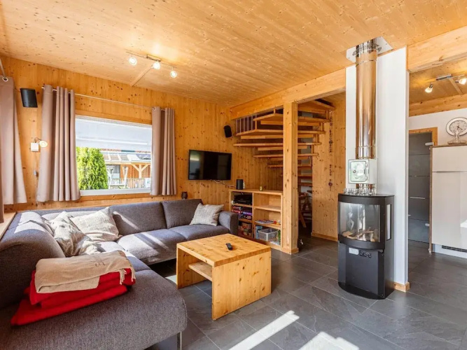 Superior Chalet With Whirlpool