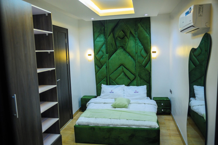 Crown Exquisite  Apartments