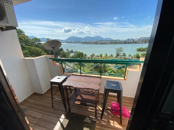 3 Bedrooms Apartment