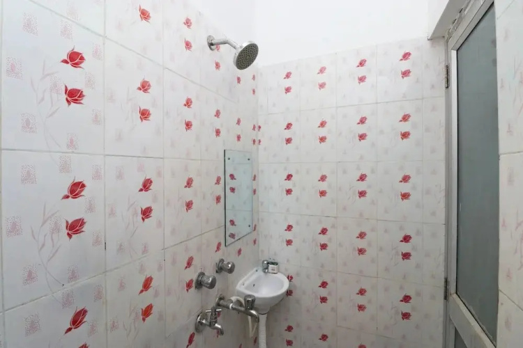 Pride Suites By OYO Rooms