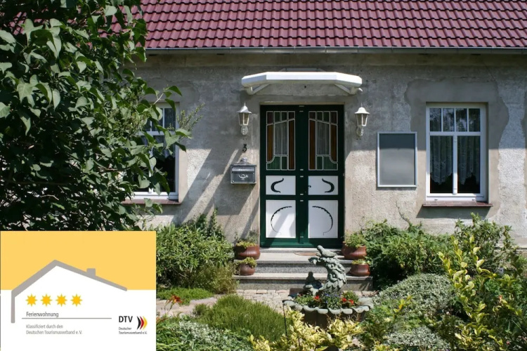 Landhauswohnung in Kroepelin mit Grossem Garten