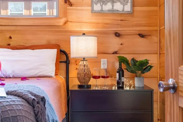 Rustic Mountain Retreat by Ghosal Luxury Lodging