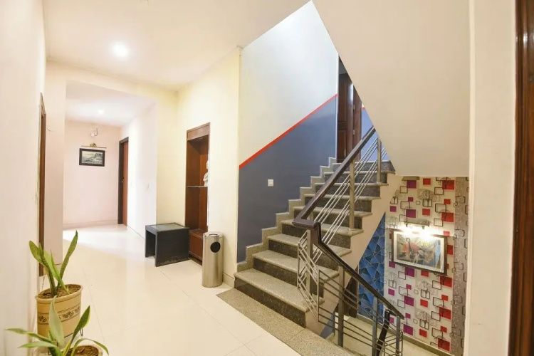 Fabhotel Pooja Residency