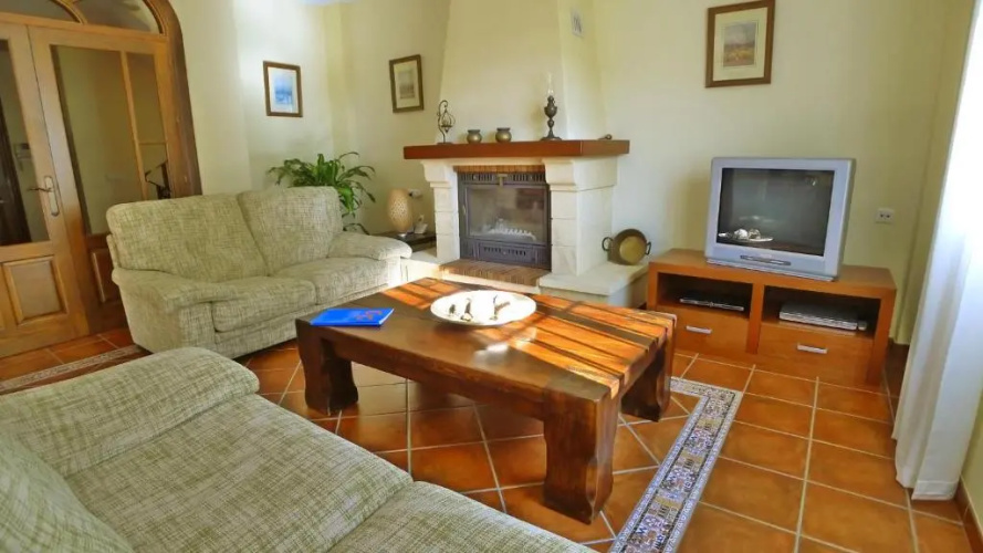 R1044 - Villa Karina