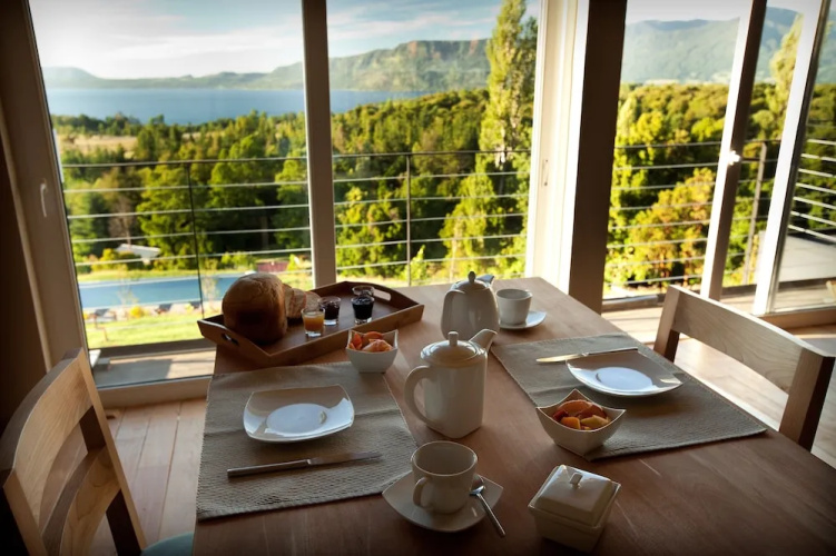 Lake Lodge