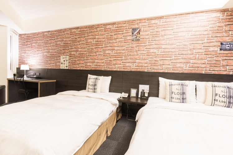Standard Triple room
