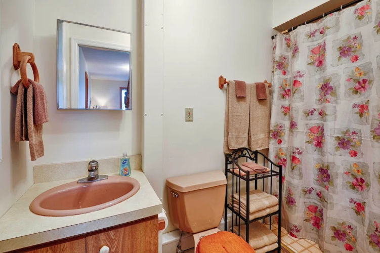 Mountain Top Country Hideaway: 48 Acres, Fire Pit!
