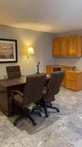 Executive Inn Ridgeway I 77