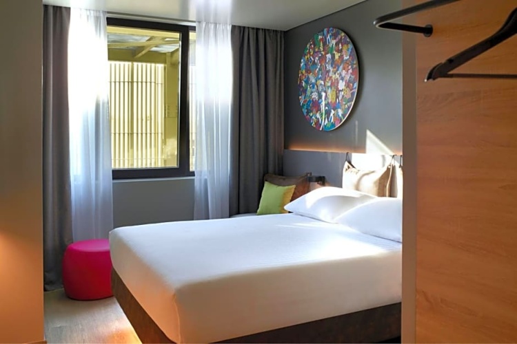 Backstage Double room with limited view