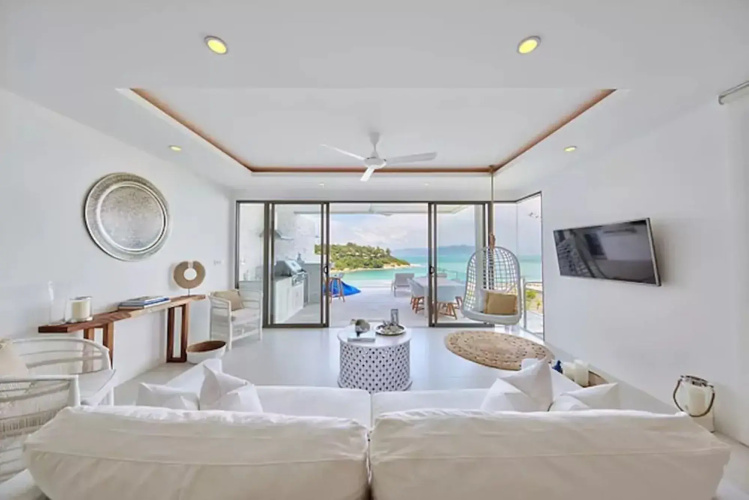 8BR Luxury Villa steps to Beach