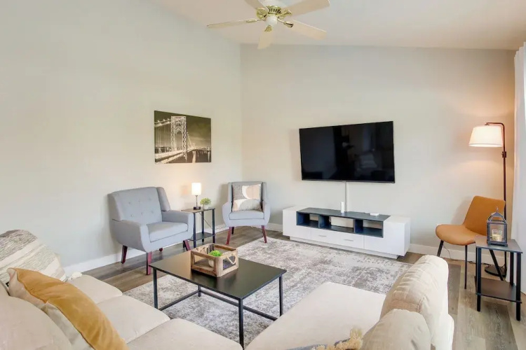 Bright Little Chute Condo w/ Deck & Yard!