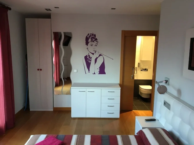 3 Bedrooms Apartment