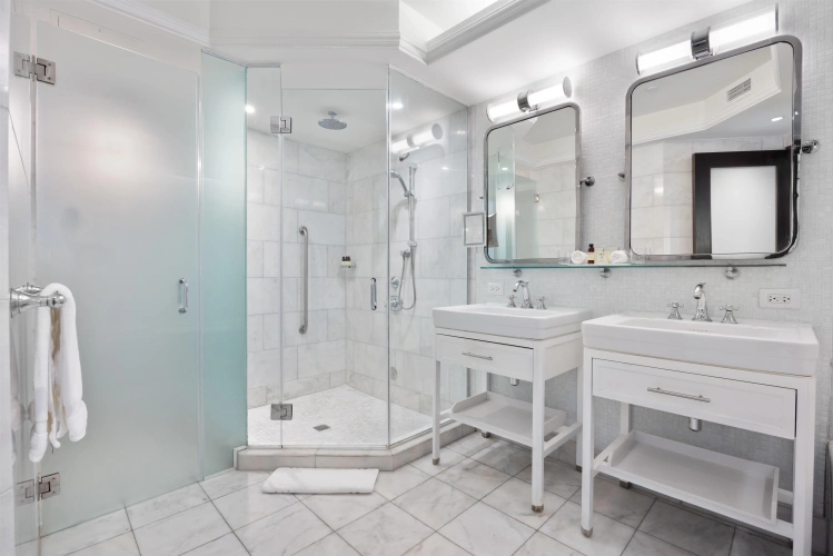 2 Bedrooms Suite oceanfront