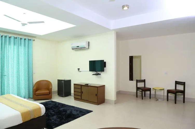 Hotel Mayarch