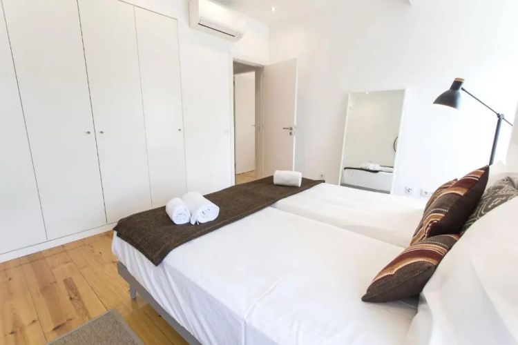 LovelyStay - Cais Apartment River View