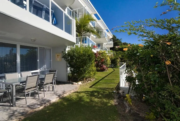 2 Bedrooms Apartment with garden view