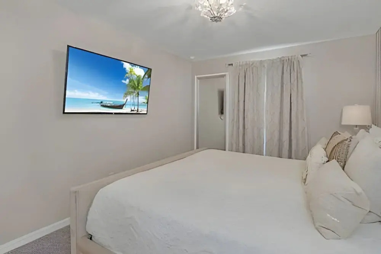 Luxury 5-bed Home With Private Splash Pool