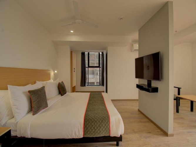 Standard Club room with view