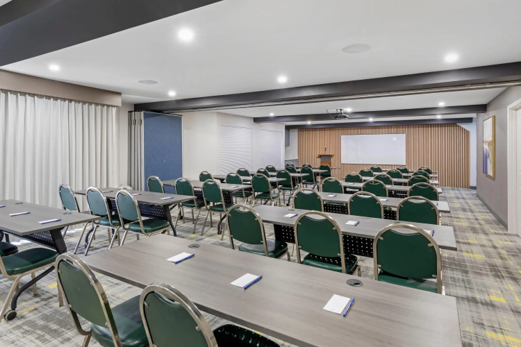 Quality Inn & Suites Irvine Spectrum photo 24