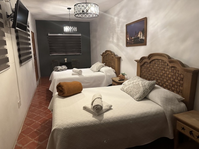 Classic Quadruple room with city view