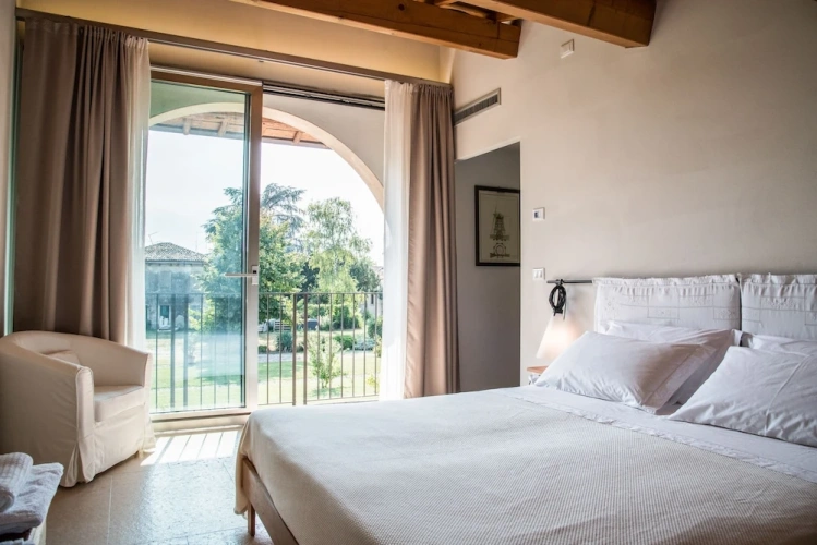 Deluxe Quadruple room