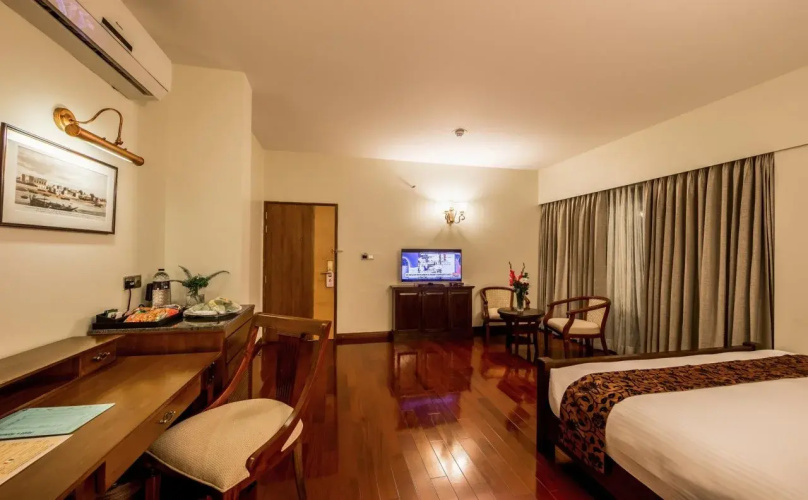 The Colonial Residence & Suites