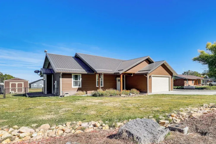 Hike & Ski! Home w/ Dog-friendly Yard in Eagar