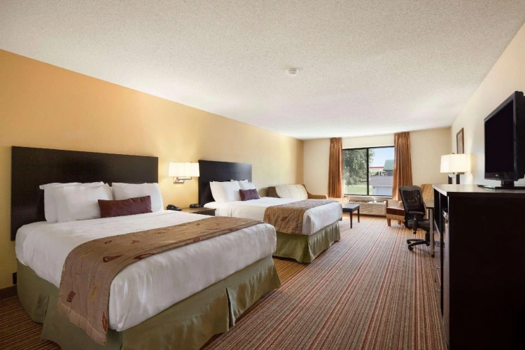 Standard Quadruple room