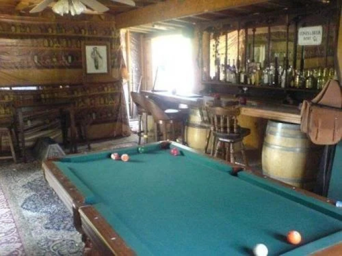 Acacia Mansion