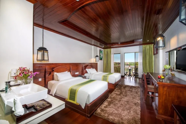 Deluxe Twin room with balcony
