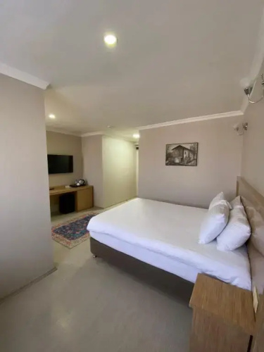 Üç Yıldız Hotel