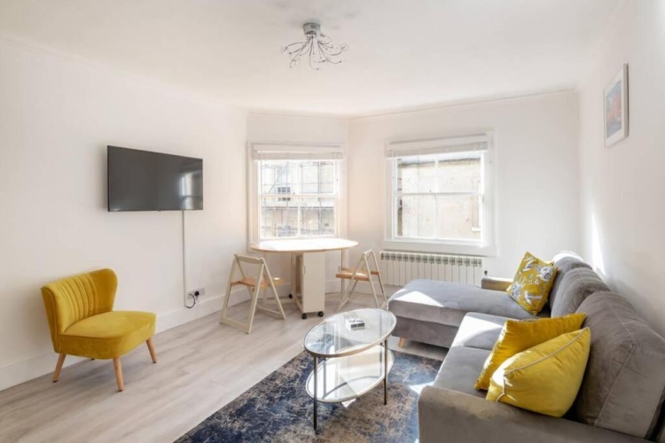 2 Bedrooms Apartment