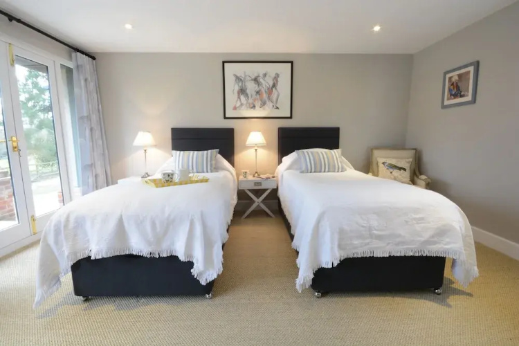 Bird Cottage, Burgh