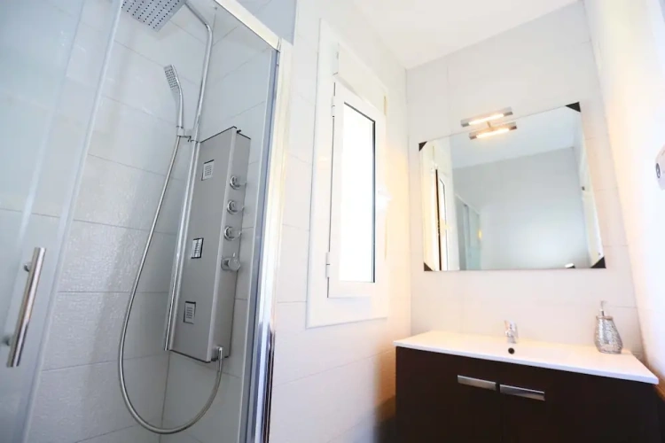 2 Bedrooms Villa with sea view
