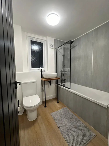 House-sleeps8-parking-garden