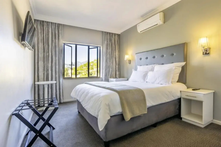 Economy room