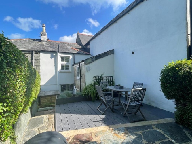2 Bedrooms Cottage