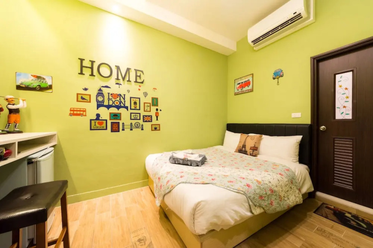 Sunrise Champs Hostel