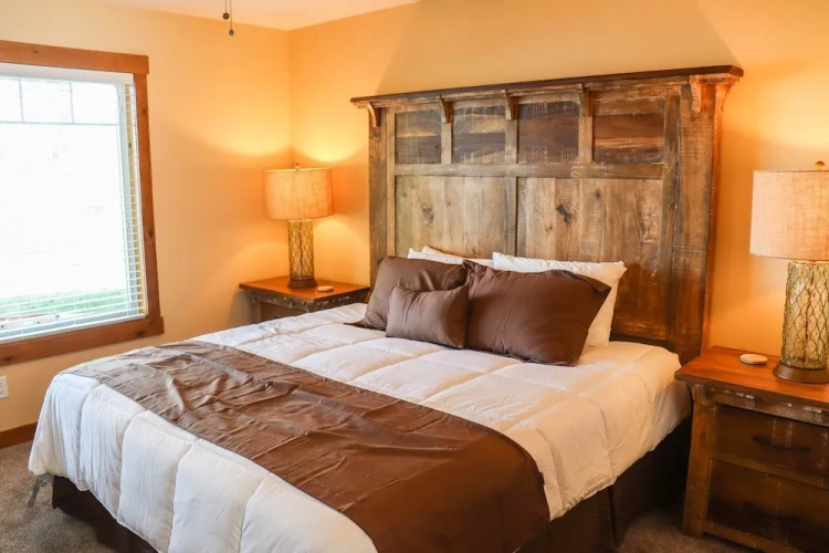 3 Bedrooms Family Cottage beachfront