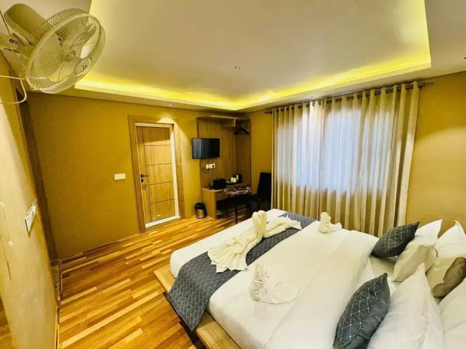 Hotel Pashm Home