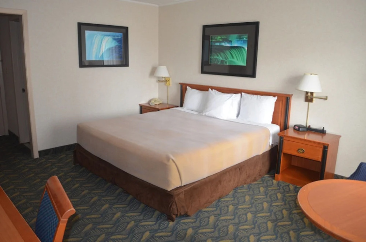 Travelodge At The Falls
