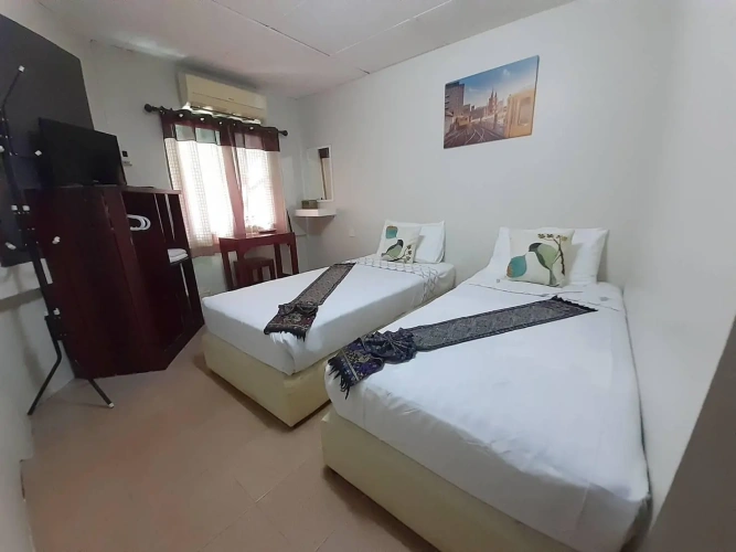 Standard Triple room