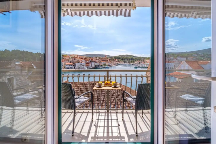 Apartment Magical View