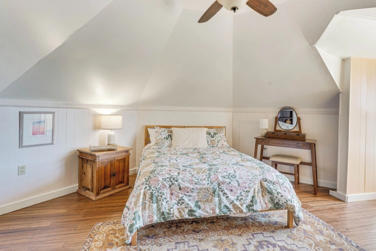 2 Bedrooms Cottage
