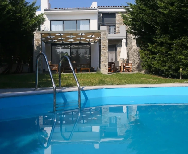3 Bedrooms Luxury Villa
