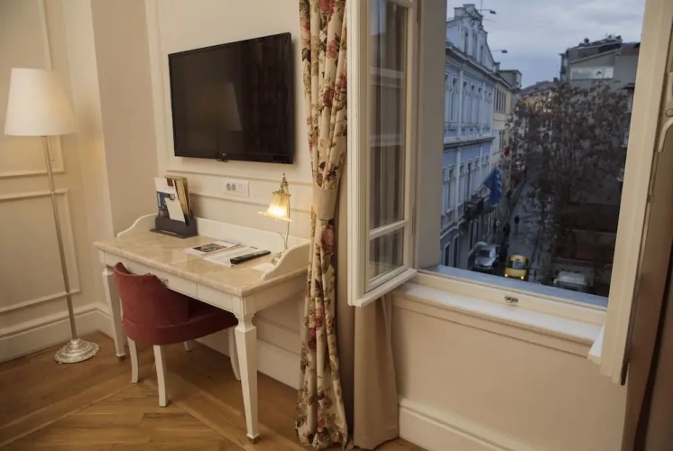 Corner Double room