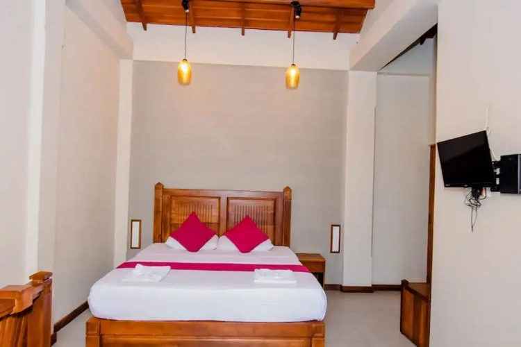 Deluxe Double room with balcony and with lake view